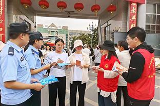 记者：拜仁要先观察诺伊尔的状态，上半赛季结束后再谈续约